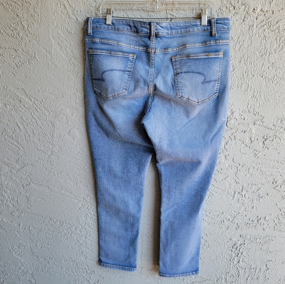 🟣TIME TRU JEANS Size 18 High Rise Stretch Plus Straigh Leg Cut off - Picture 4 of 7